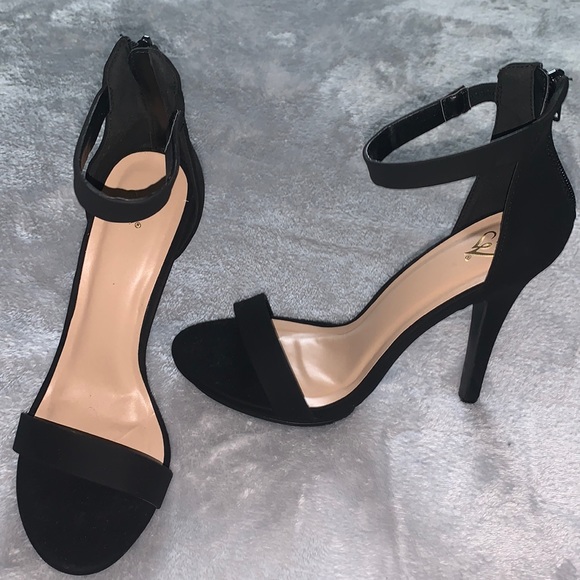 Heels - Picture 1 of 2